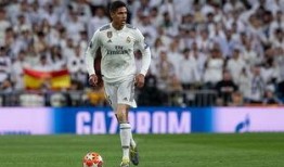 世界球员爆料最新消息,转会风云再起，豪门争抢焦点人物