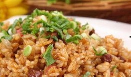 爆料牛肉炒饭的做法视频,跟随视频学做香浓美味